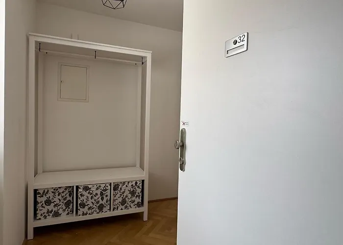 100qm, Balcony, Near Center, Schoenbrunn, Attic - Axara Housing Osw 1 32 * Vienna